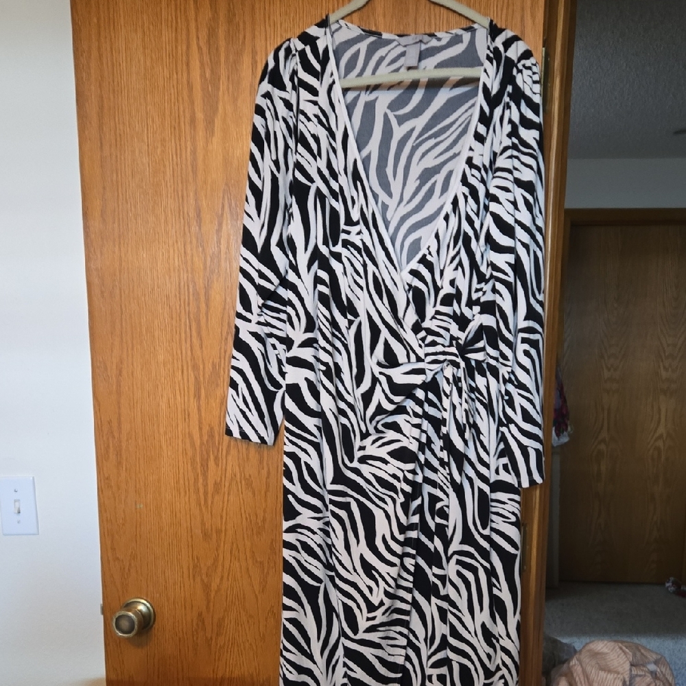 H&M Black and White Animal Print Dress